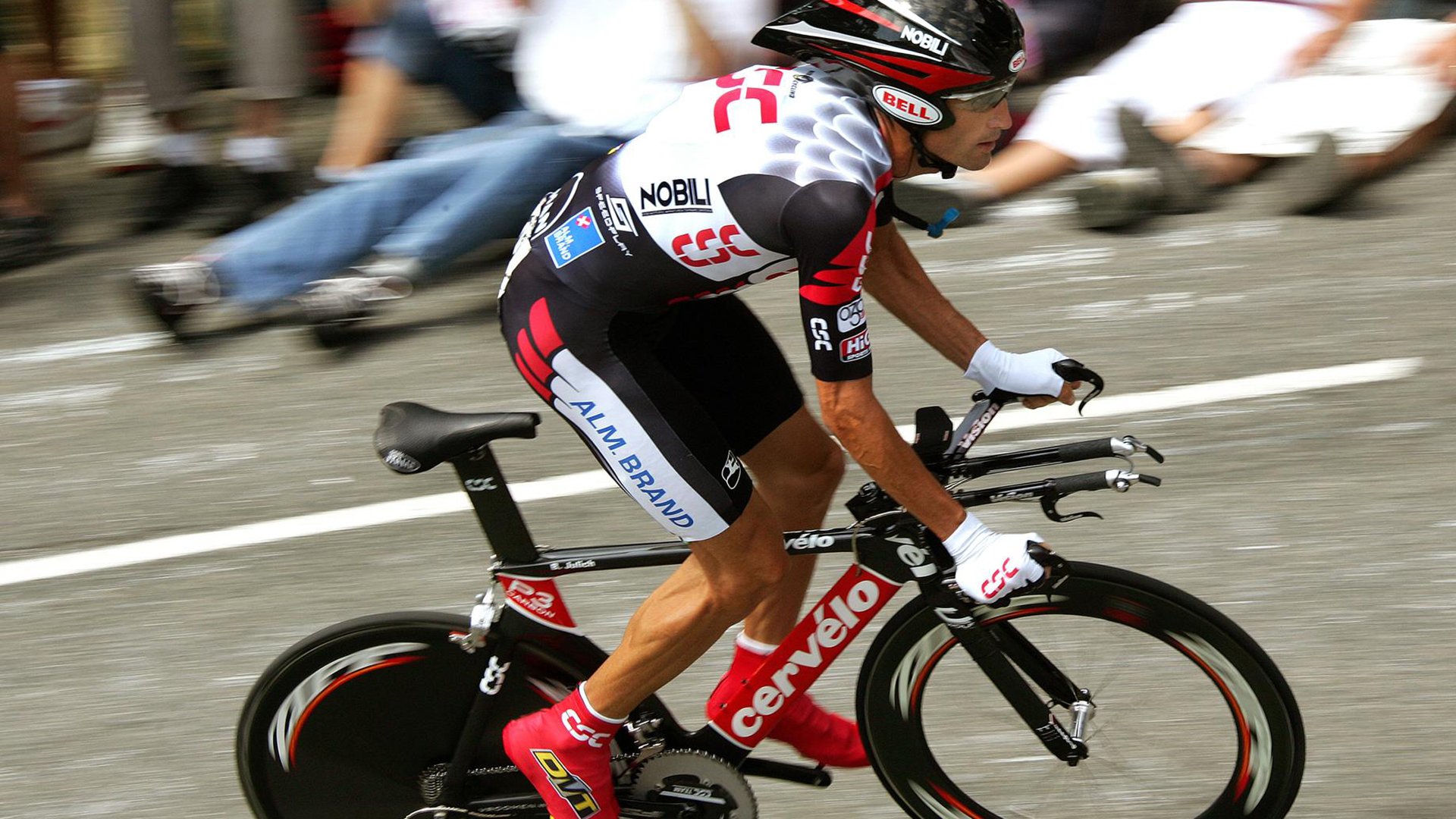 布伦森浴火重生，太阳险胜骑士诠释篮球的救赎美学