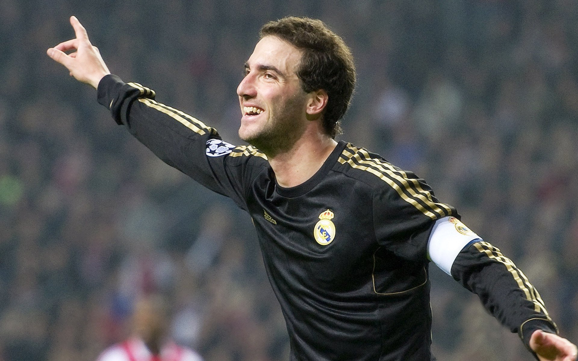 从绿茵场到乒乓台，亚洲力量的崛起与关键先生的价值